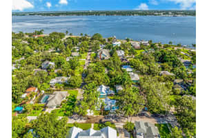 2208 3RD AVENUE, BRADENTON, FL 34205 Sold 03/17/25