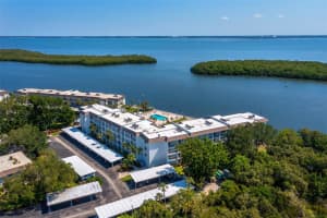 605 SUTTON PLACE, LONGBOAT KEY, FL 34228 Sold 07/29/25