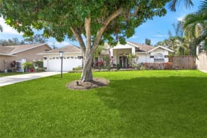 2426 ICECAPADE DRIVE, SARASOTA, FL 34240 Sold 02/14/25