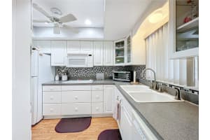 3749 LAKE BAYSHORE DRIVE, BRADENTON, FL 34205 Sold 02/28/25