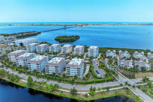 379 ARUBA CIRCLE, BRADENTON, FL 34209 Sold 02/27/25