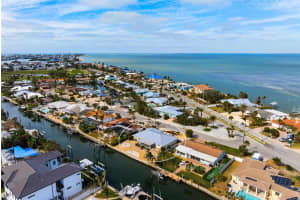 606 GLADSTONE LANE, HOLMES BEACH, FL 34217 Sold 02/27/25