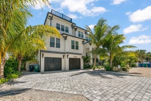 3015 Avenue E, HOLMES BEACH