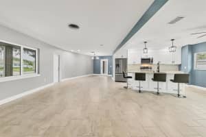 2430 SUNNYSIDE LANE, SARASOTA, FL 34239 - MLS#MFRA4634957