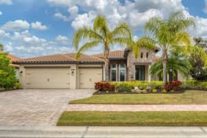 16621 BERWICK TERRACE, LAKEWOOD RANCH, FL 34202 - MLS#MFRA4635003