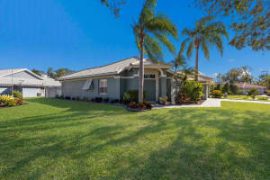 7203 41ST COURT, SARASOTA, FL 34243 Sold 04/25/25