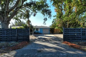 418 SARABAY ROAD, OSPREY, FL 34229 Sold 04/30/25