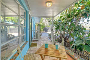418 SARABAY ROAD, OSPREY, FL 34229 Sold 04/30/25