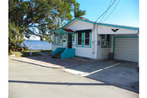 9 PLAZA STREET, BRADENTON, FL 34208 Sold 02/14/25