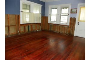 9 PLAZA STREET, BRADENTON, FL 34208 Sold 02/14/25