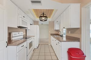3608 JOYCE DRIVE, BRADENTON, FL 34208 - MLS#MFRA4635241