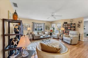4045 OAKHURST DRIVE, SARASOTA, FL 34233 - MLS#MFRA4635467