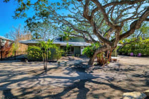 7147 POINT OF ROCKS CIRCLE, SARASOTA, FL 34242 Sold 03/11/25