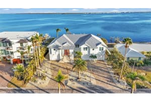 635 KEY ROYALE DRIVE, HOLMES BEACH, FL 34217 Sold 06/04/25
