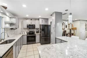 320 WHITFIELD AVENUE, SARASOTA, FL 34243 Sold 04/09/25