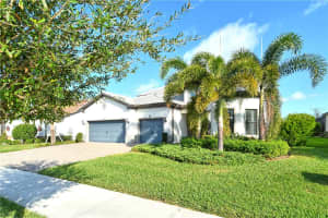 8052 GRANDE SHORES DRIVE, SARASOTA, FL 34240 - MLS#MFRA4635931