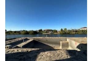933 8TH TERRACE, CAPE CORAL, FL 33993 - MLS#MFRA4636025