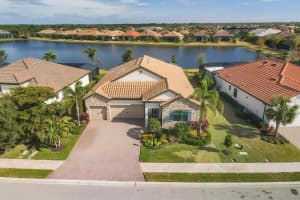 7014 WHITTLEBURY TRAIL, LAKEWOOD RANCH, FL 34202 Sold 05/20/25