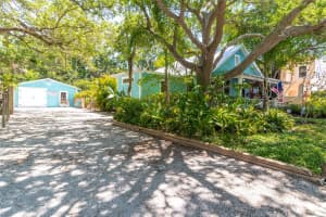 321 27TH STREET, BRADENTON, FL 34205 Sold 04/17/25