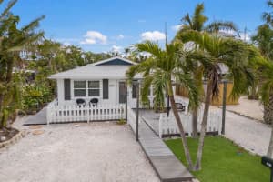 600 Fox St, LONGBOAT KEY