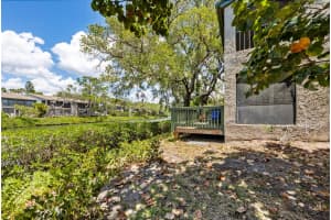 1519 PELICAN POINT DRIVE, SARASOTA, FL 34231 Sold 03/31/25