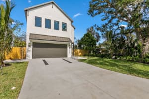 2245 OAK TERRACE STREET, SARASOTA, FL 34231 Sold 04/24/25