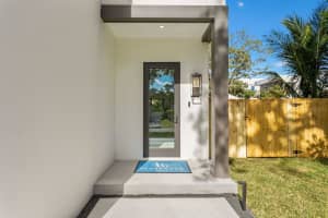 2245 OAK TERRACE STREET, SARASOTA, FL 34231 Sold 04/24/25