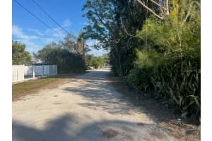 4122 LOCKWOOD RIDGE ROAD, SARASOTA, FL 34234 - MLS#MFRA4636342