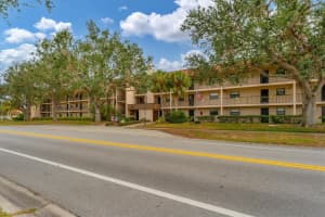 104 CAPRI ISLES BOULEVARD, VENICE, FL 34292 - MLS#MFRA4636378