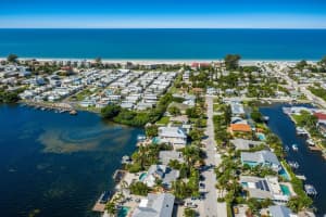 515 BAYVIEW DRIVE, HOLMES BEACH, FL 34217 Sold 03/10/25