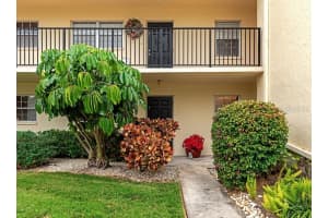 7880 PALM AIRE LANE, SARASOTA, FL 34243 Sold 04/21/25