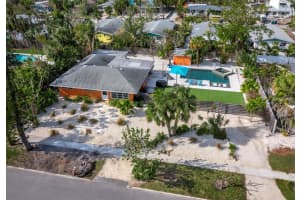 711 Russell St, LONGBOAT KEY