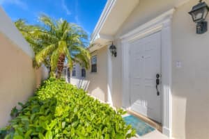 7613 CAMMINARE DRIVE, SARASOTA, FL 34238 Sold 03/27/25