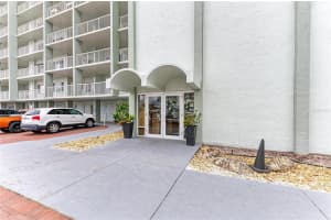 5200 GULF DRIVE, HOLMES BEACH, FL 34217 Sold 04/02/25