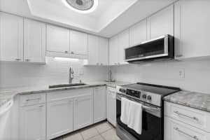 2804 HERITAGE LANE, BRADENTON, FL 34209 Sold 04/25/25