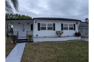 212 48TH AVENUE DRIVE, BRADENTON, FL 34207 Sold 04/11/25