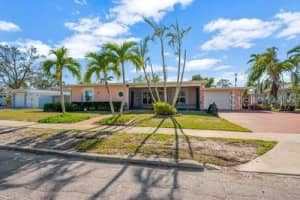 2412 CRESCENT COURT, BRADENTON, FL 34208 Sold 02/20/25