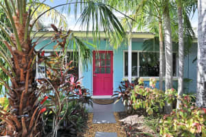 2135 HYDE PARK CIRCLE, SARASOTA, FL 34239 Sold 02/11/25