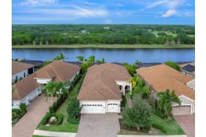 7220 WHITTLEBURY TRAIL, LAKEWOOD RANCH, FL 34202 Sold 05/16/25