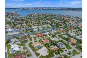523 SPOONBILL DRIVE, SARASOTA, FL 34236 Sold 03/21/25