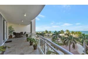 1300 BENJAMIN FRANKLIN DRIVE, SARASOTA, FL 34236 Sold 03/20/25