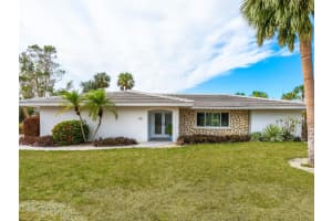 5560 Shadow Lawn Dr, SARASOTA