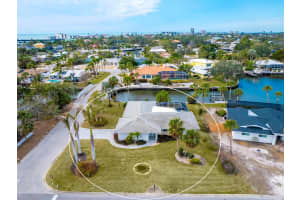 5560 SHADOW LAWN DRIVE, SARASOTA, FL 34242 - MLS#MFRA4636955
