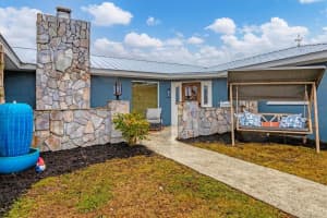 1826 LEEWYNN DRIVE, SARASOTA, FL 34240 Sold 03/03/25