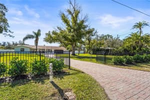 504 68TH AVENUE DRIVE, BRADENTON, FL 34207 Sold 03/27/25