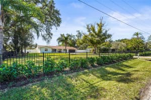 504 68TH AVENUE DRIVE, BRADENTON, FL 34207 Sold 03/27/25