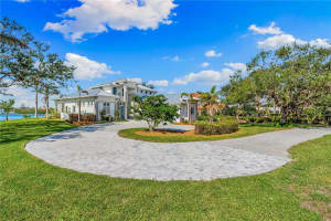935 BAYSHORE ROAD, NOKOMIS, FL 34275 Sold 07/22/25