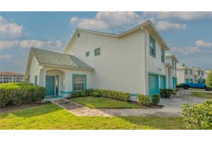 6556 FAIRWAY GARDENS DR, BRADENTON, FL 34203 - MLS#MFRA4637170