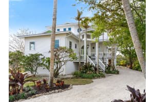 6821 LONGBOAT DRIVE, LONGBOAT KEY, FL 34228 Sold 07/03/25