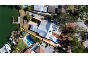 527 FREELING DRIVE, SARASOTA, FL 34242 Sold 04/18/25